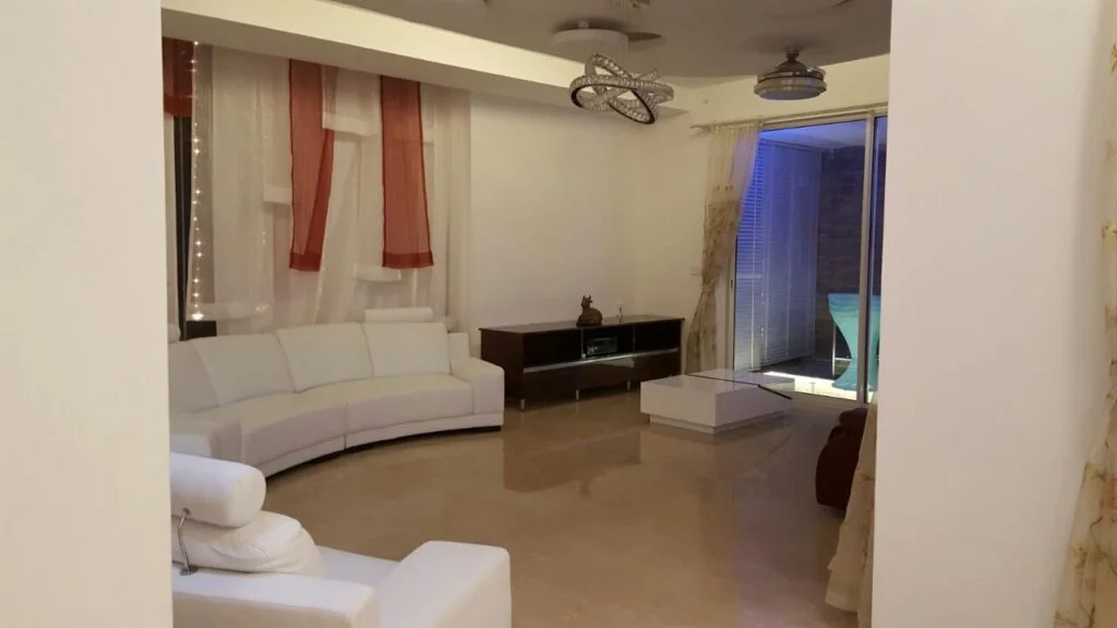 Luxury 4BHK _10